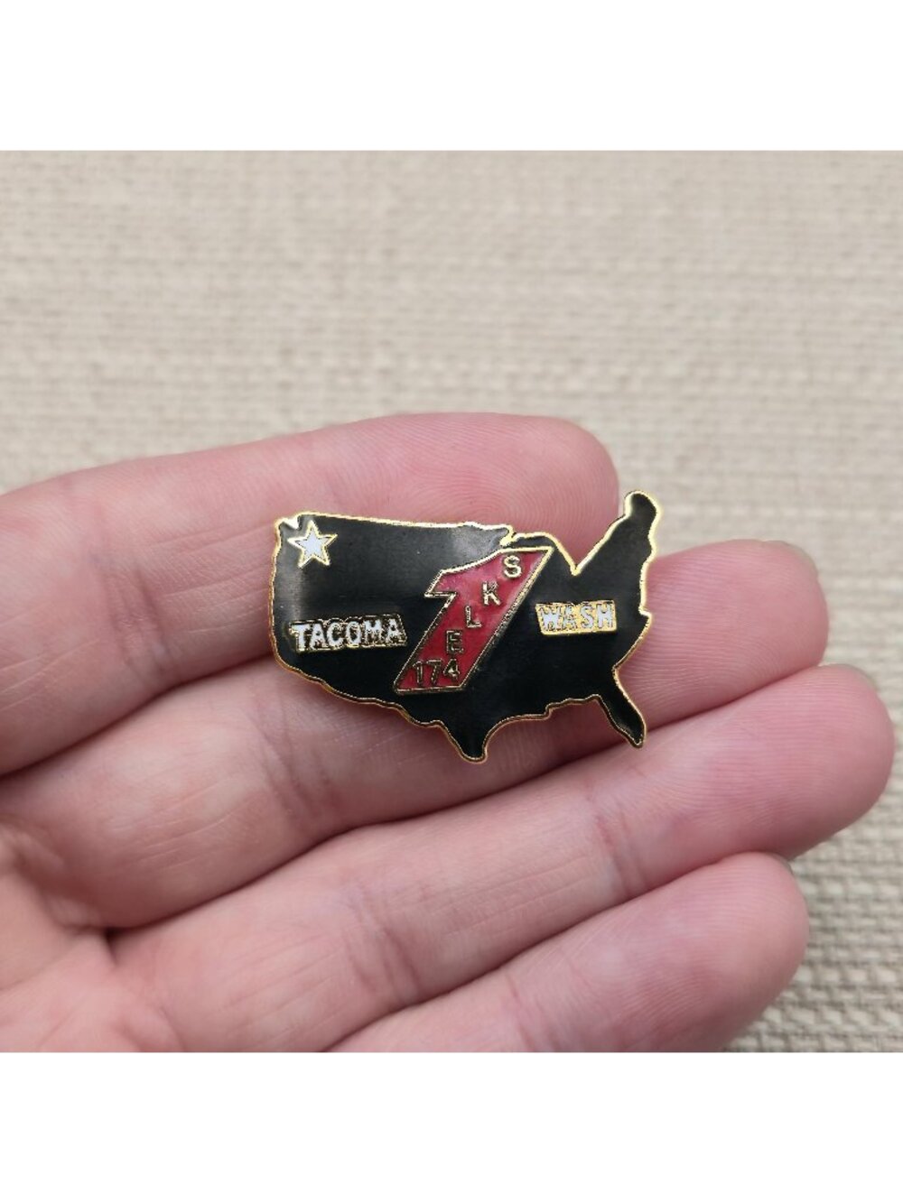 Vintage Tacoma Elks Lodge 174 Pin - BPOE Washington State Map Enamel Badge A8092